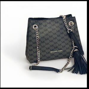 Michael Kors Jet Set Chain Medium Messenger Bag